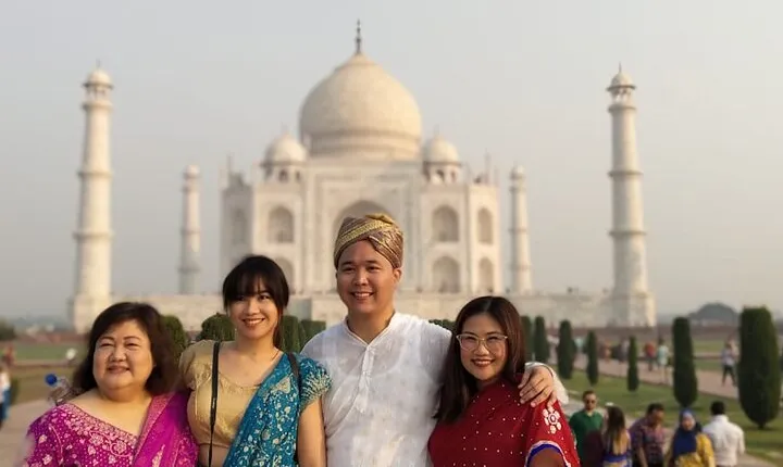 Taj Mahal Train Tour From New Delhi 