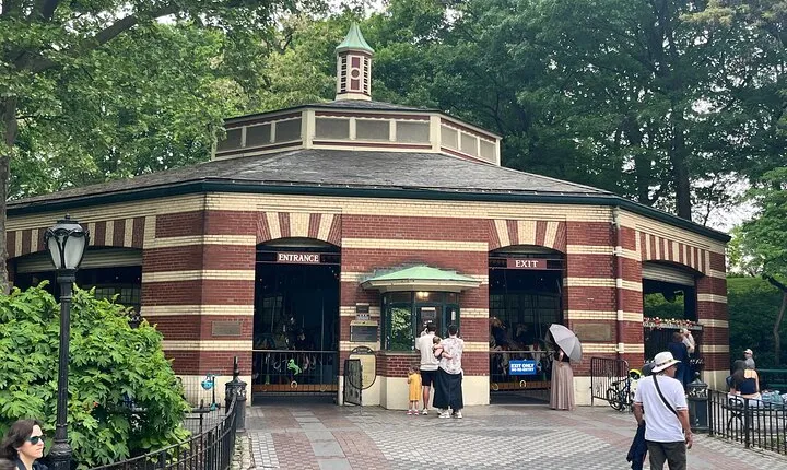 Highlights of Central Park – New York City Guided Walking Tour