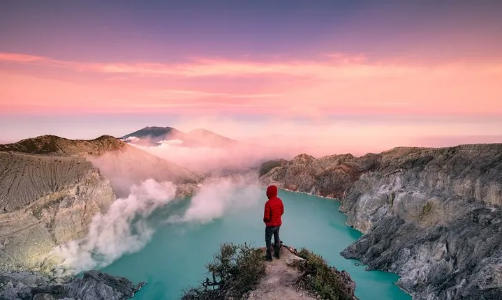 Mount Ijen Crater Volcano Midnight Trekking Private Tour from Bali – Full Day