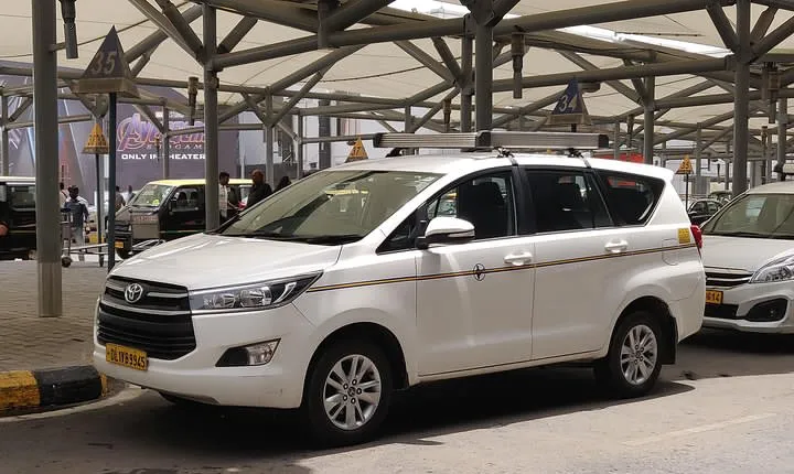 New Delhi IGI Airport or Hotel one way to/from transfer