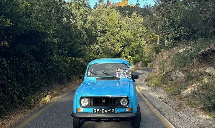 1 Hour Private Sintra Sightseeing Tour by Renault 4L