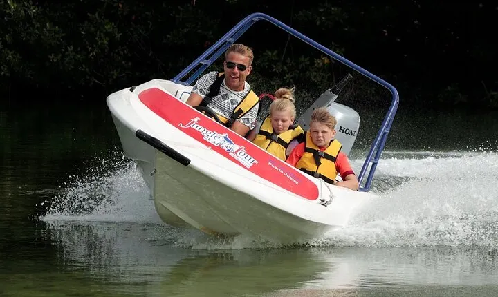 Mangrove Jungle Speedboat Tour in Nichupte Lagoon