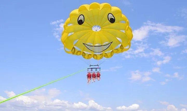 Parasailing Fly in the Red Sea Sky With Transfers - Hurghada