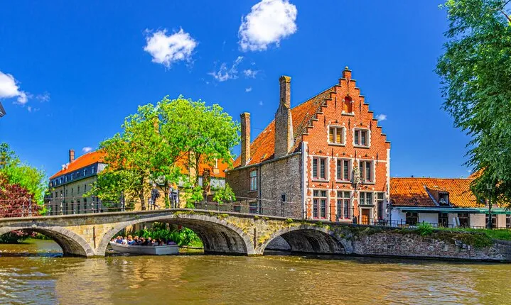 Half Day Private Historical Tour of Bruges