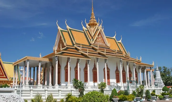 Half-Day Small-Group Guided Tour of Phnom Penh