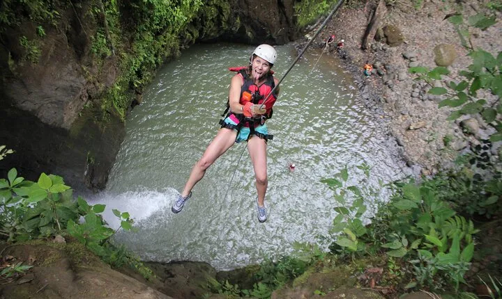 Gravity Falls Waterfall Jumping Canyoning