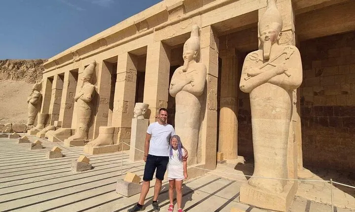 From Hurghada to Luxor highlights Valley of Kings by Bus