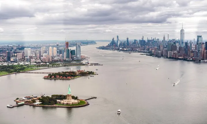 The Manhattan Helicopter Tour of New York