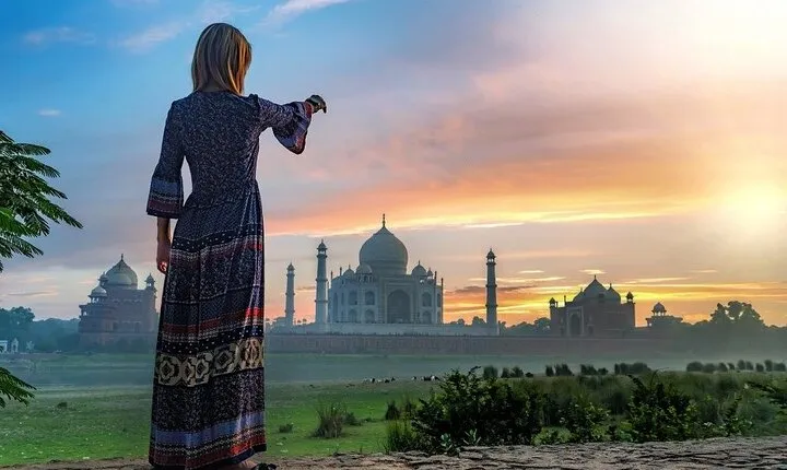 Sunrise Taj Mahal Tour By Car