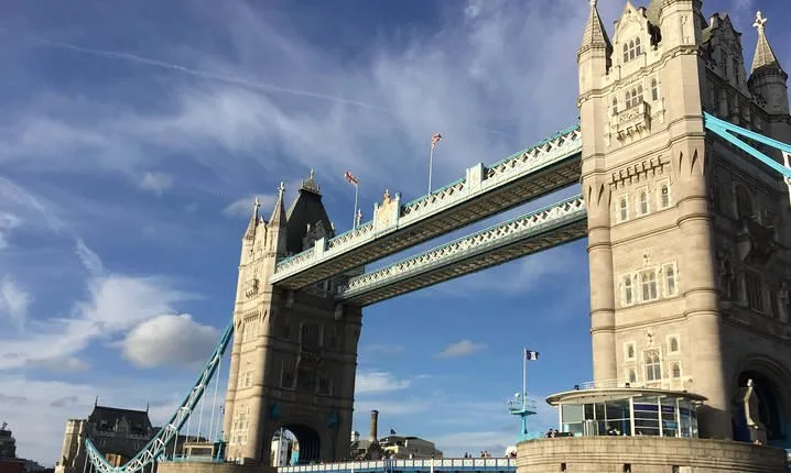 The City through the Centuries: A Self-Guided Audio Tour of London