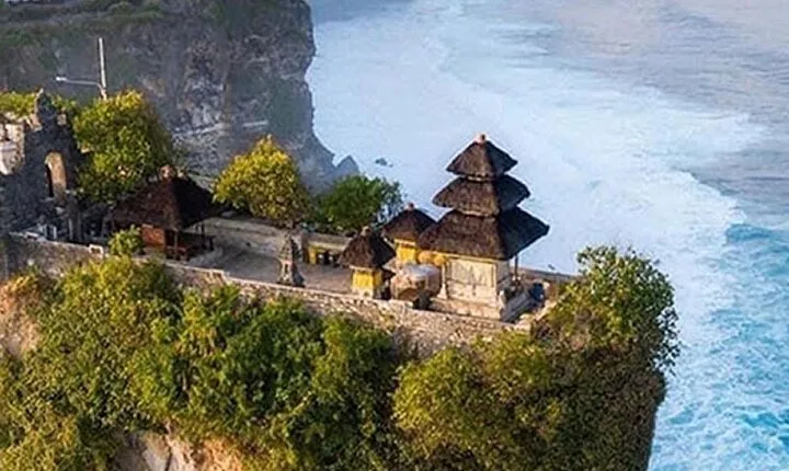 Private Tour Uluwatu Sunset and Kecak Dance Show