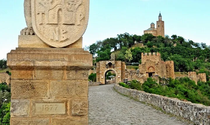 Bulgaria in one day: Veliko Tarnovo, Bacho Kiro Cave and Dryanovo Monastery