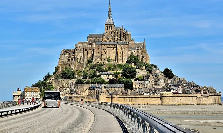 Individual round transfer to Mont Saint Michelle from Le Havre