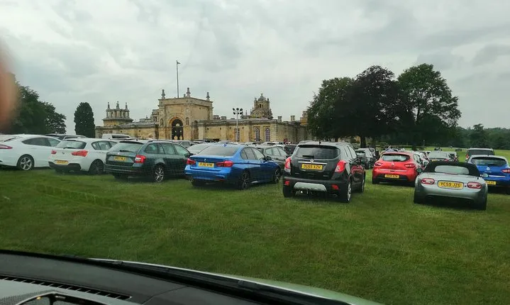 Luxury Private Vehicle Day Hire: From-London Blenheim Palace & Cotswold Villages