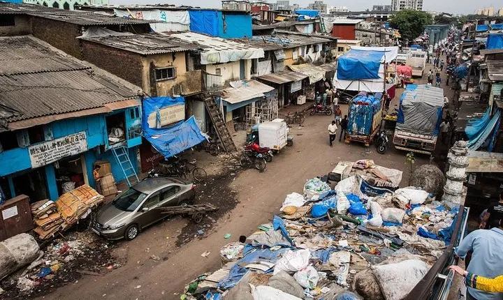 Dharavi Slum Tour in Public Transportation