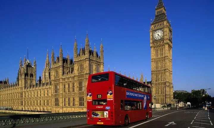 Layover Tour of London from LHR Executive Luxurious Vehicle Private Tour