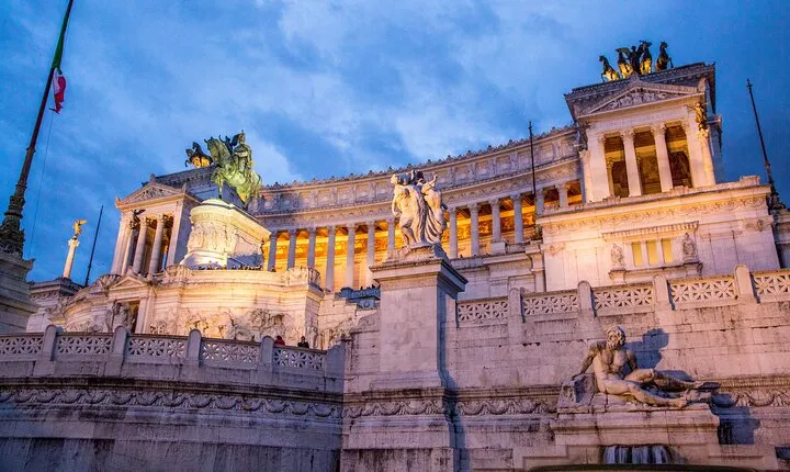 Enchanting Rome at Night Private Walking Tour