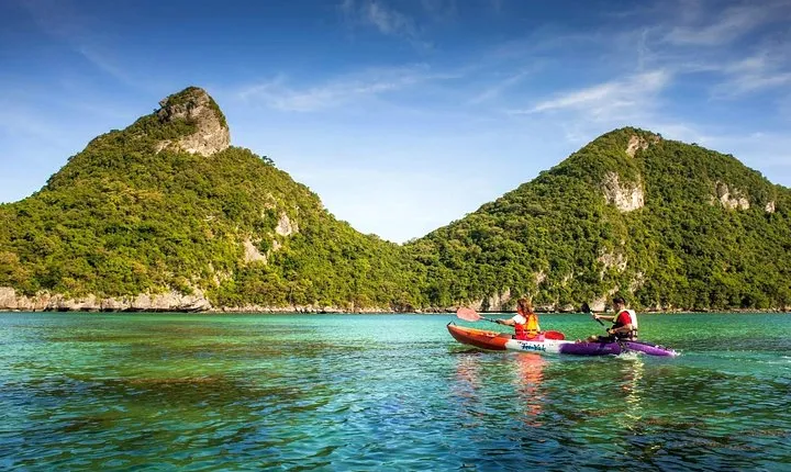 Mr. Tu Day Trip to Angthong Marine Park by Speed Boat from Koh Samui