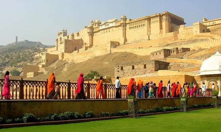 Private Jaipur Day Trip with Forts and Royal Palaces visit with Lunch from Delhi