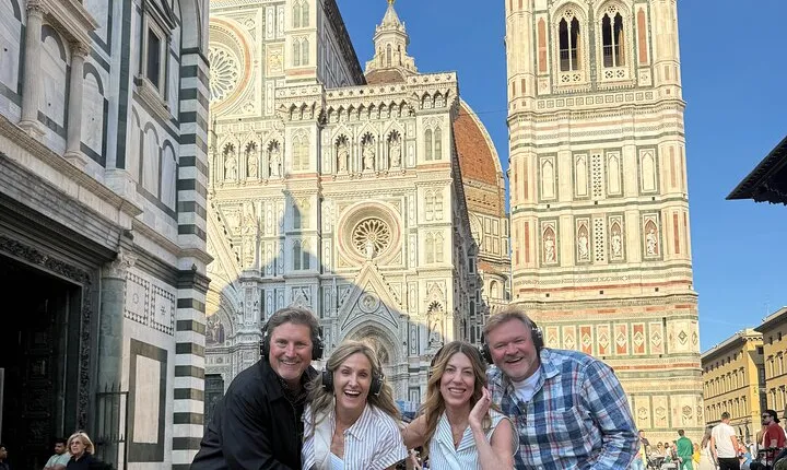 Florence Walking Experience with Music Headphones & Aperol Spritz