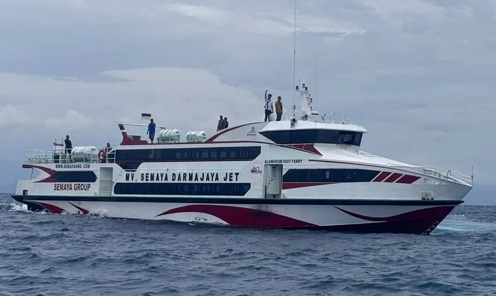 One way fast Boat between Padangbai and Gili Islands or Lombok
