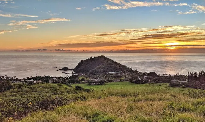 Private Luxury Hana Tour in 7 Passenger SUV