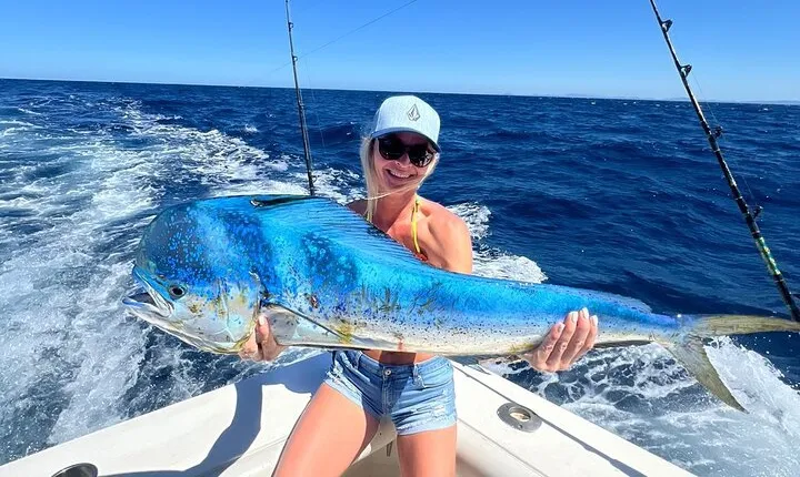 Private 38ft Fishing Charter in Tamarindo with Food and Drinks