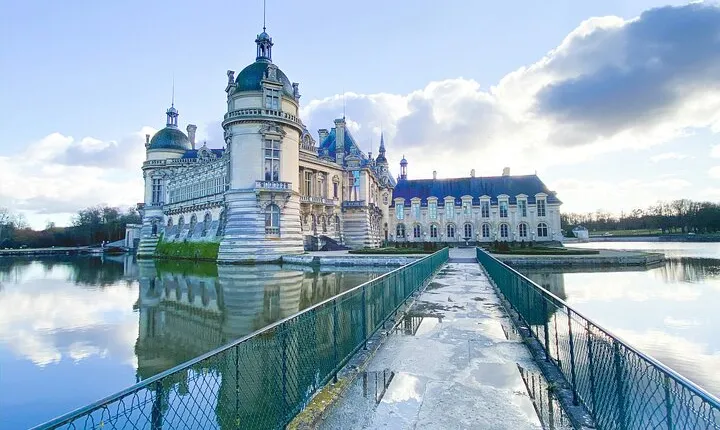Château de Chantilly Private Tour from Paris with Transfers 