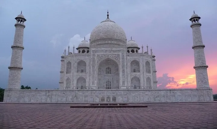 Amazing Taj Mahal Sunrise Tour From Delhi