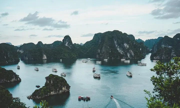 Tour Package Hanoi City - Halong Bay 2 Days 1 Night