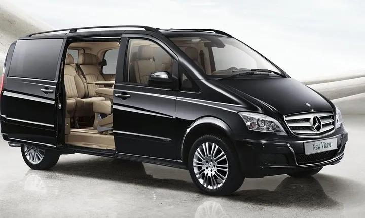 Airport ( PEK) Drop-off Service with Private Driver( Not English Speaking)