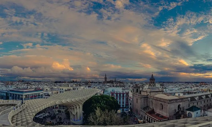 4 hours private Walking Tour of Seville with Tapas introduction