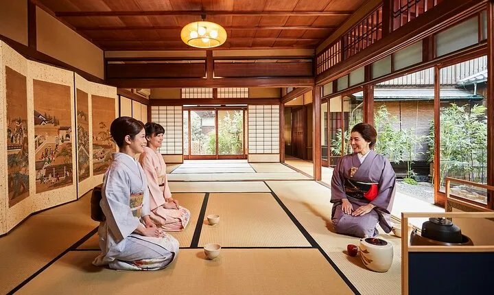 Kimono Tea Ceremony at Kyoto Maikoya, NISHIKI