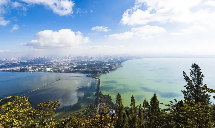 Kunming City Tour: Dragon Gate, Huating Temple and Daguan Pavilion