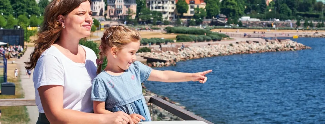 Family walking tour in Helsinki