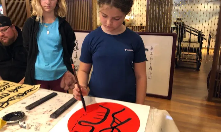 4-Hour Private Tour of Calligraphy Class, Hutong and Dumplings