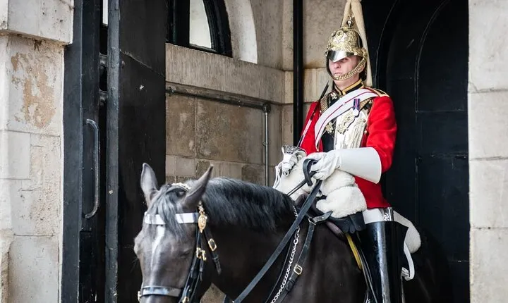 The Crown British Royalty Walking Tour
