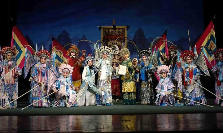 Beijing Private Tour: Pearl Market, Peking Opera Show and Duck Dinner