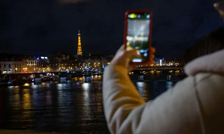 Paris by Night: Evening Walking Tour through the City of Lights