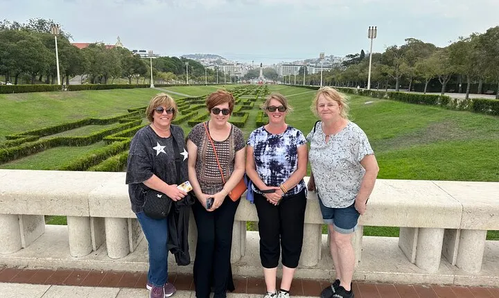 2 Hours Panoramic Tuk Tuk Tour of Lisbon's Top Viewpoints