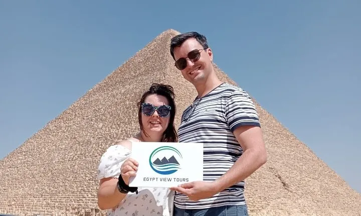 Full-Day Tour to Giza Pyramids and Egyptian Museum from Cairo
