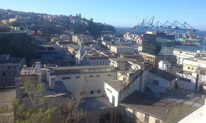 from Santiago airport private arrival transfer to the Valparaiso pier
