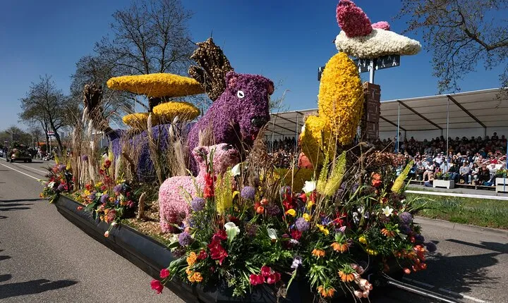 Amsterdam Tour to Flower Parade with Grandstand & Keukenhof 18-04