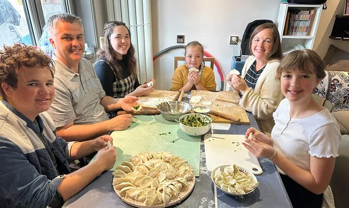 Beijing: Private Dumpling Cooking Class in Local Family