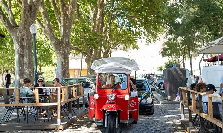 Historic Porto by Private Electric Tuk Tuk to Top Landmarks