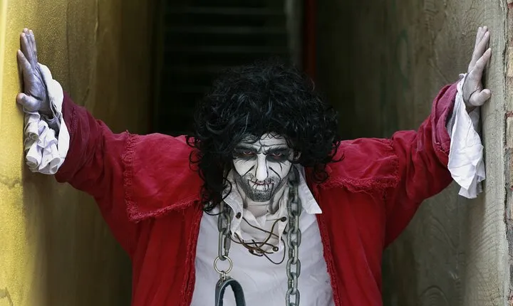 Animated Crime Walking Tour in Old Quebec