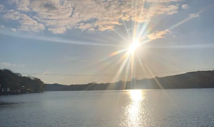 Small-Group Firework Show on Lake Travis by Boat