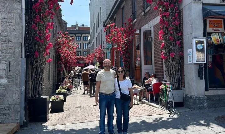 Montreal Private Walking Tour with a Local