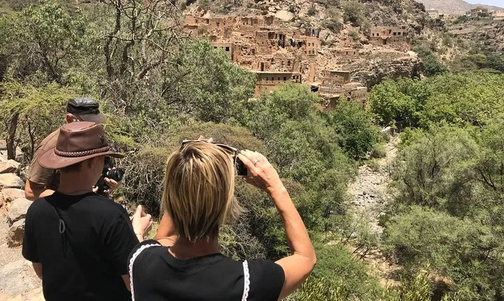 Private Day Trip to Nizwa, Jabal Akhdar (Green Mountain) & Birkat Al Moz
