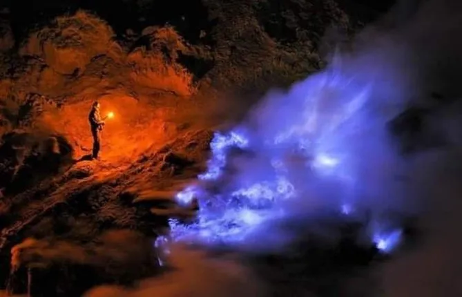 Open trip ijen (blue fire) -sunrise-waterfall